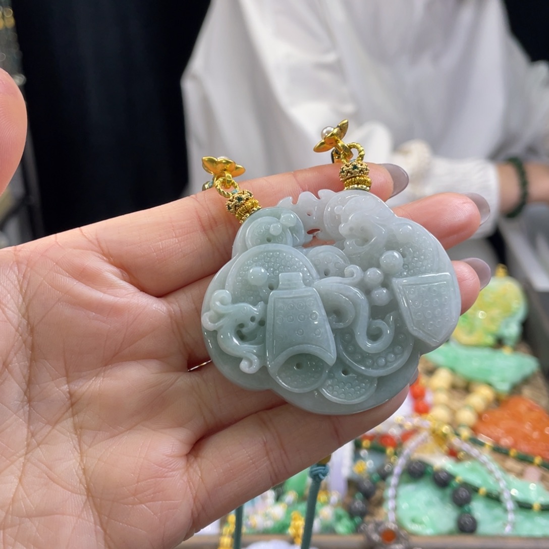 翡翠颈饰未镶嵌代编织