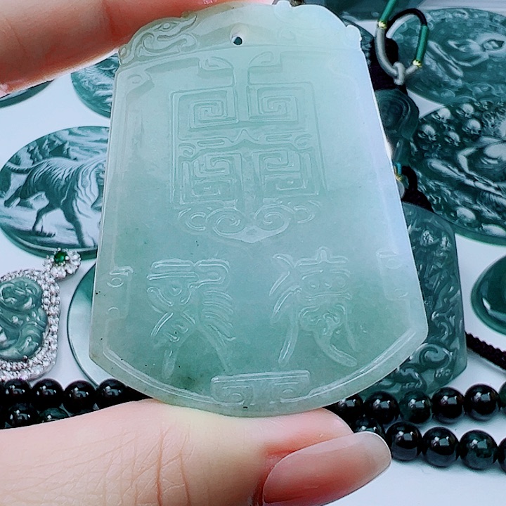 翡翠未镶嵌颈饰多样性发货天然的A货翡翠
