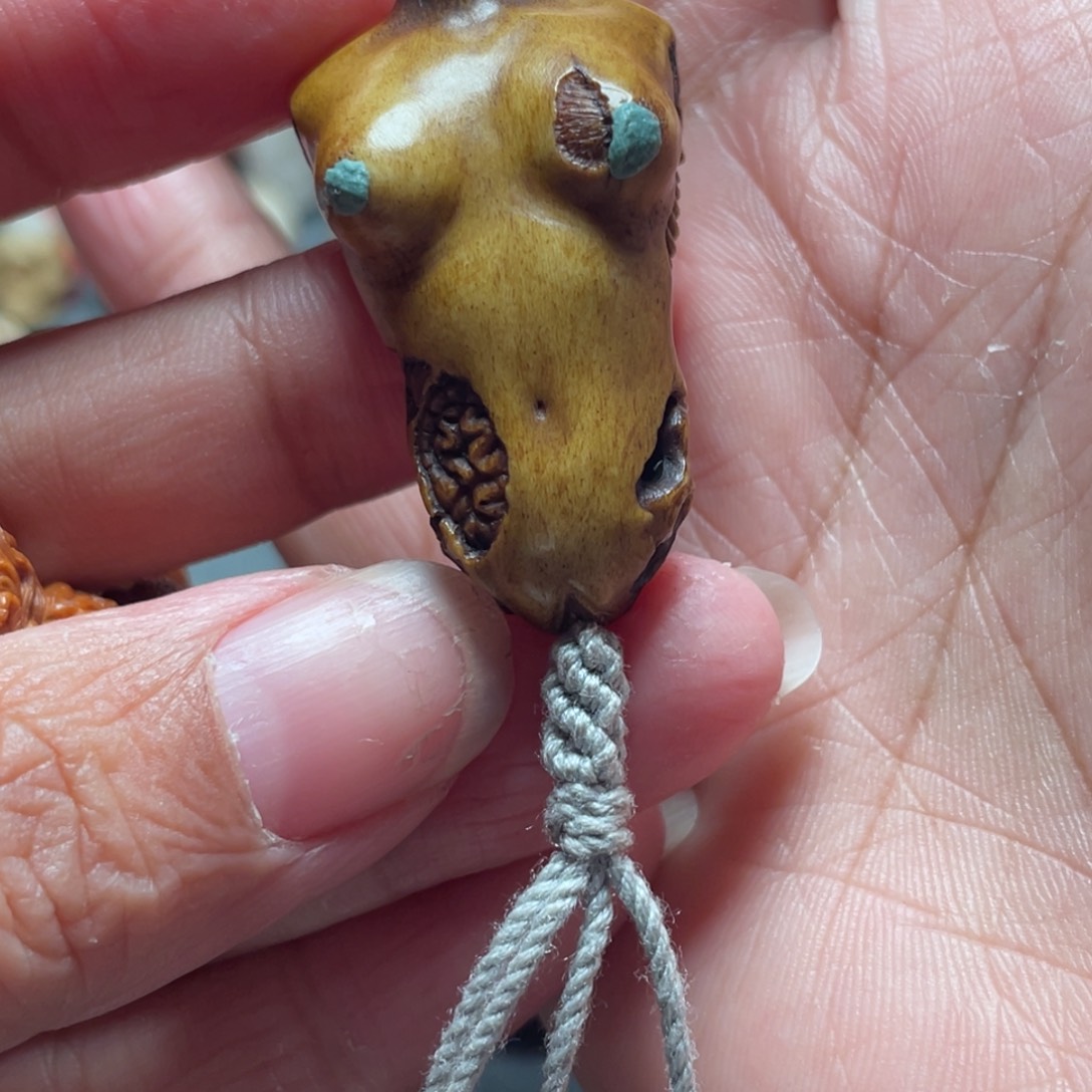 行**涯手工雕刻躯干一个木延