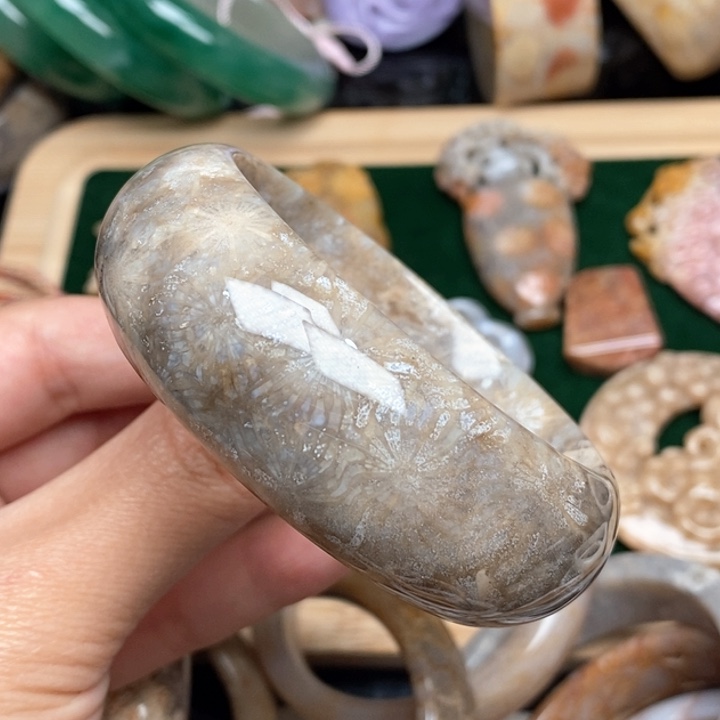 硅化珊瑚（珊瑚玉）手镯未镶嵌54