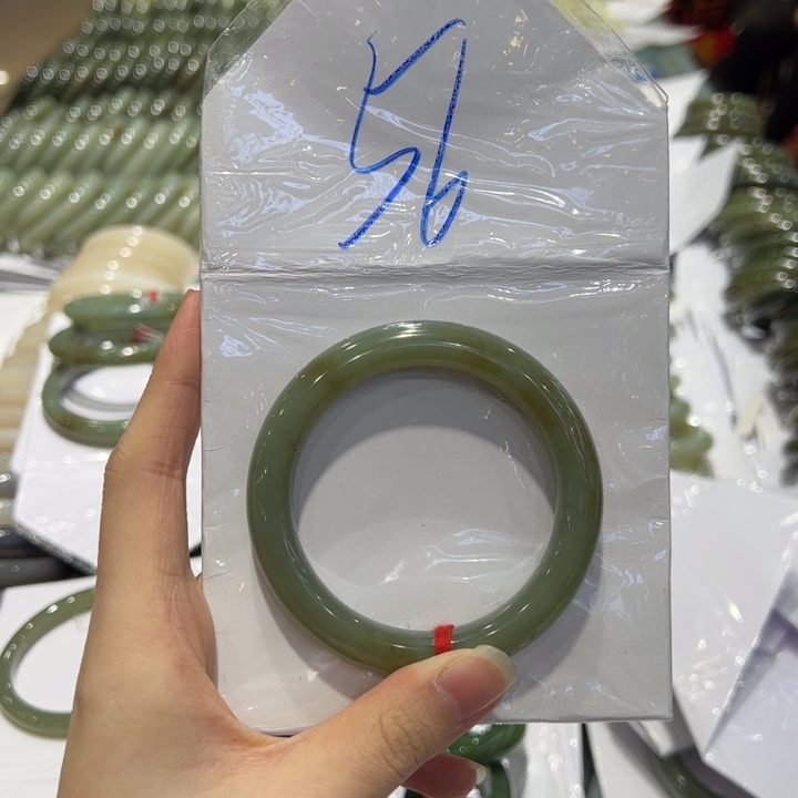 和田玉（糖玉）手镯未镶嵌