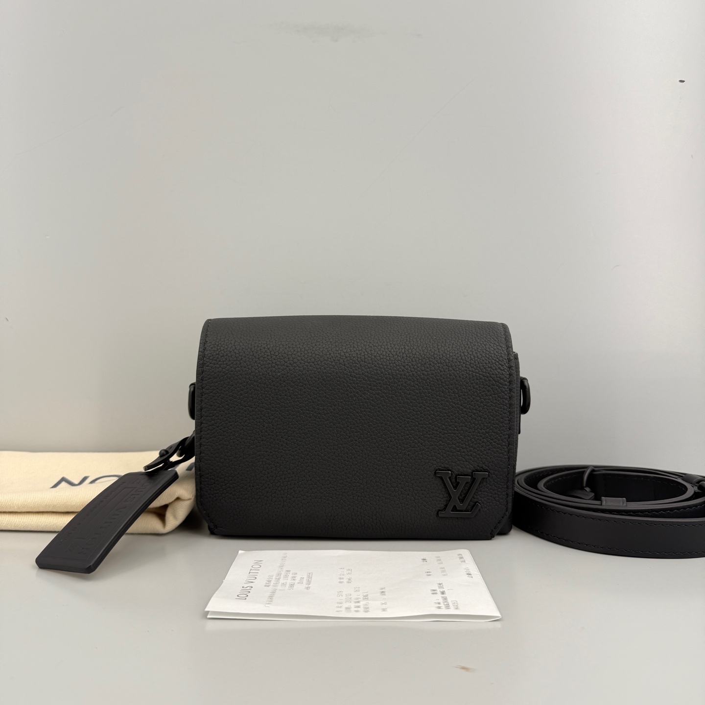 95新 LouisVuitton/路易威登 优选/Flap黑色迷你盒子包芯片21年票