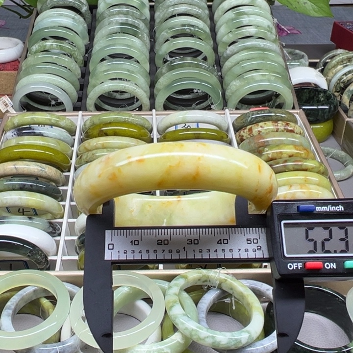 蛇纹石玉未镶嵌手镯31