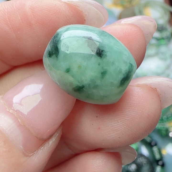 翡翠未镶嵌颈饰天然A货95