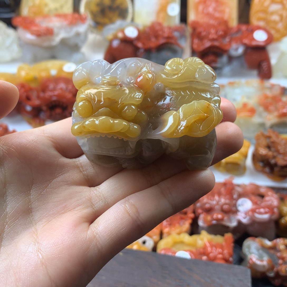 石英质玉（黄龙玉）手把件未镶嵌