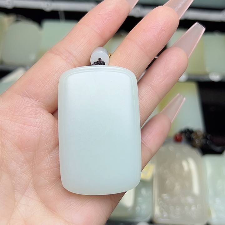 和田玉颈饰未镶嵌存***无