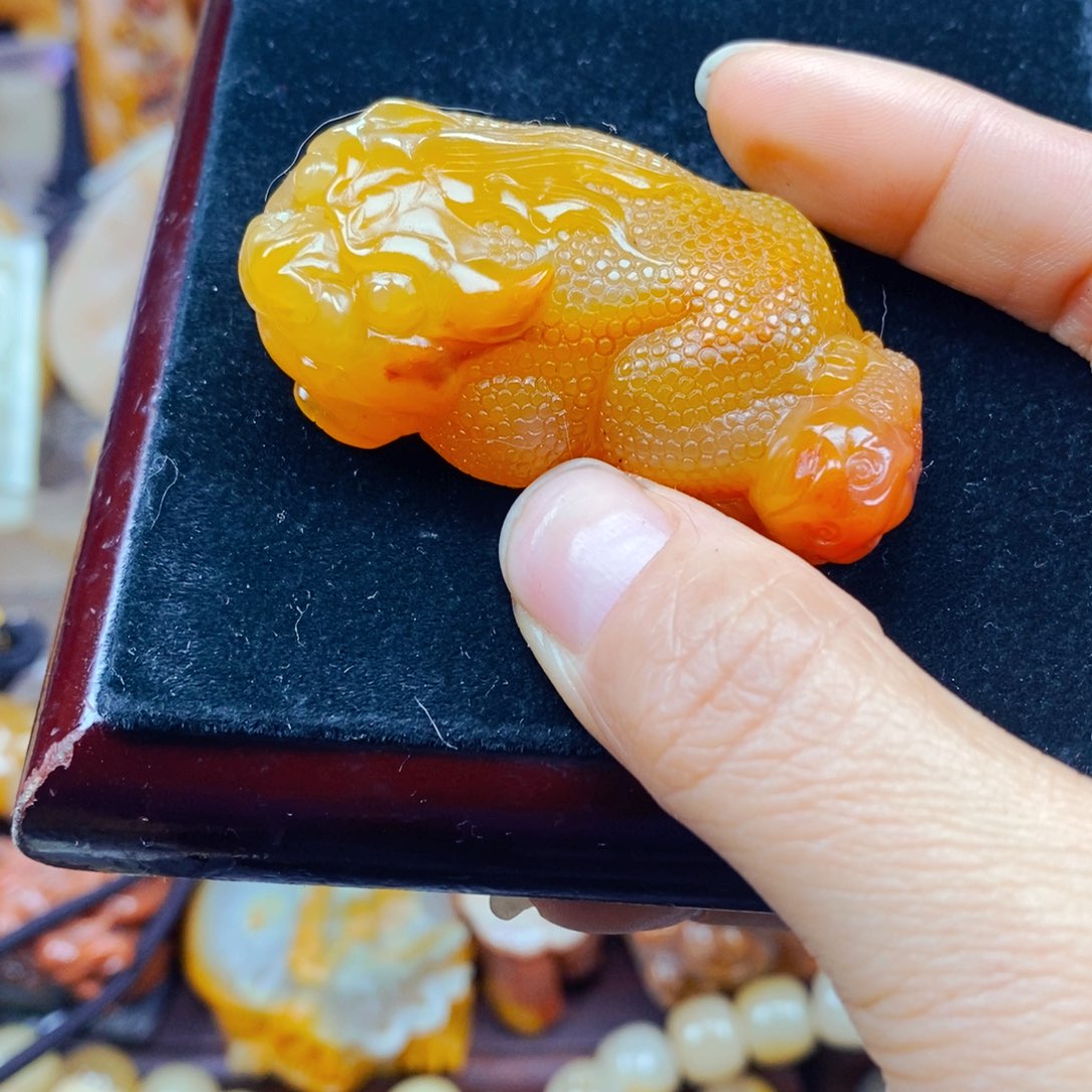 石英岩玉未镶嵌颈饰