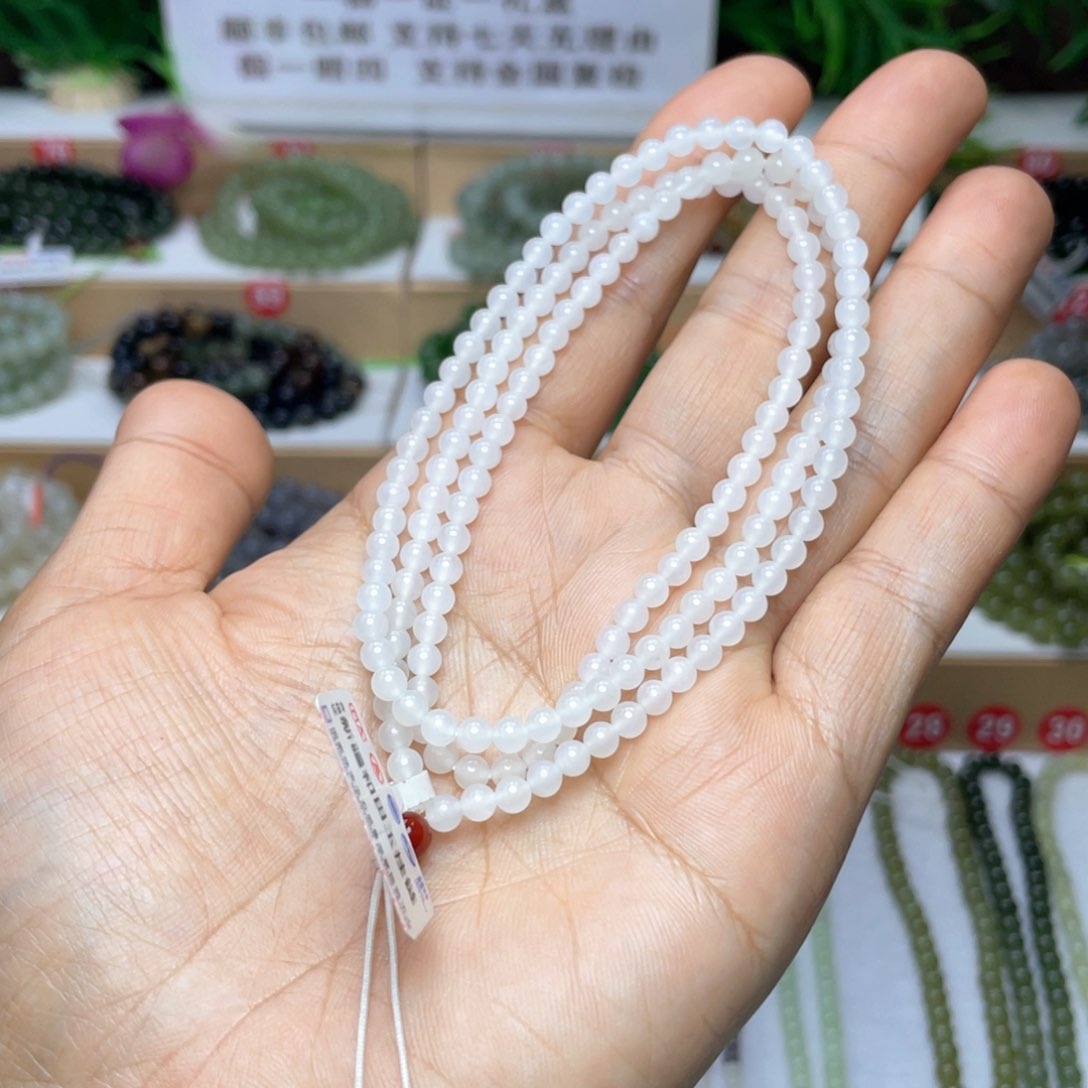 和田玉颈饰未镶嵌五****甜4mm