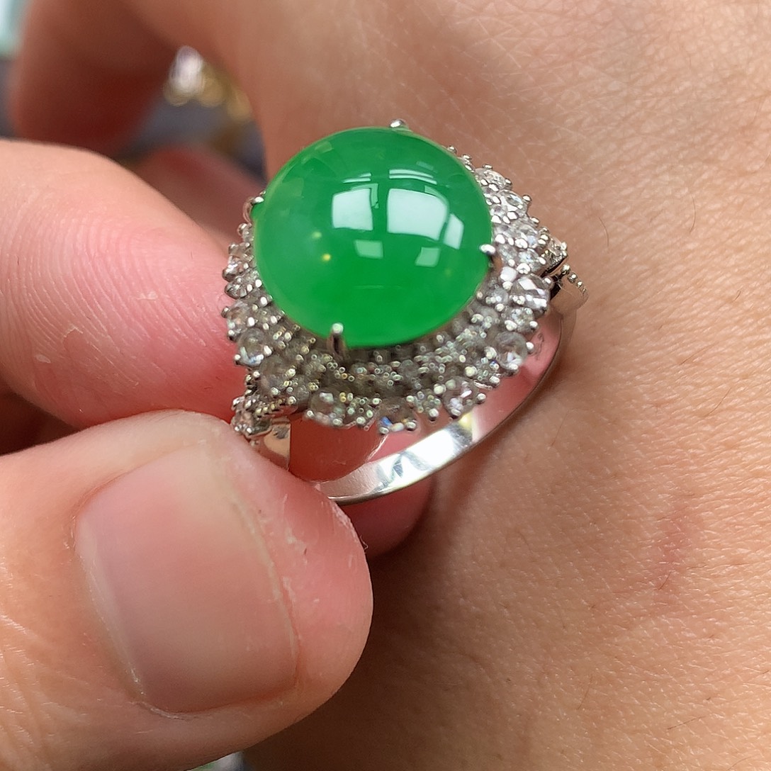 翡翠18K金镶嵌戒指