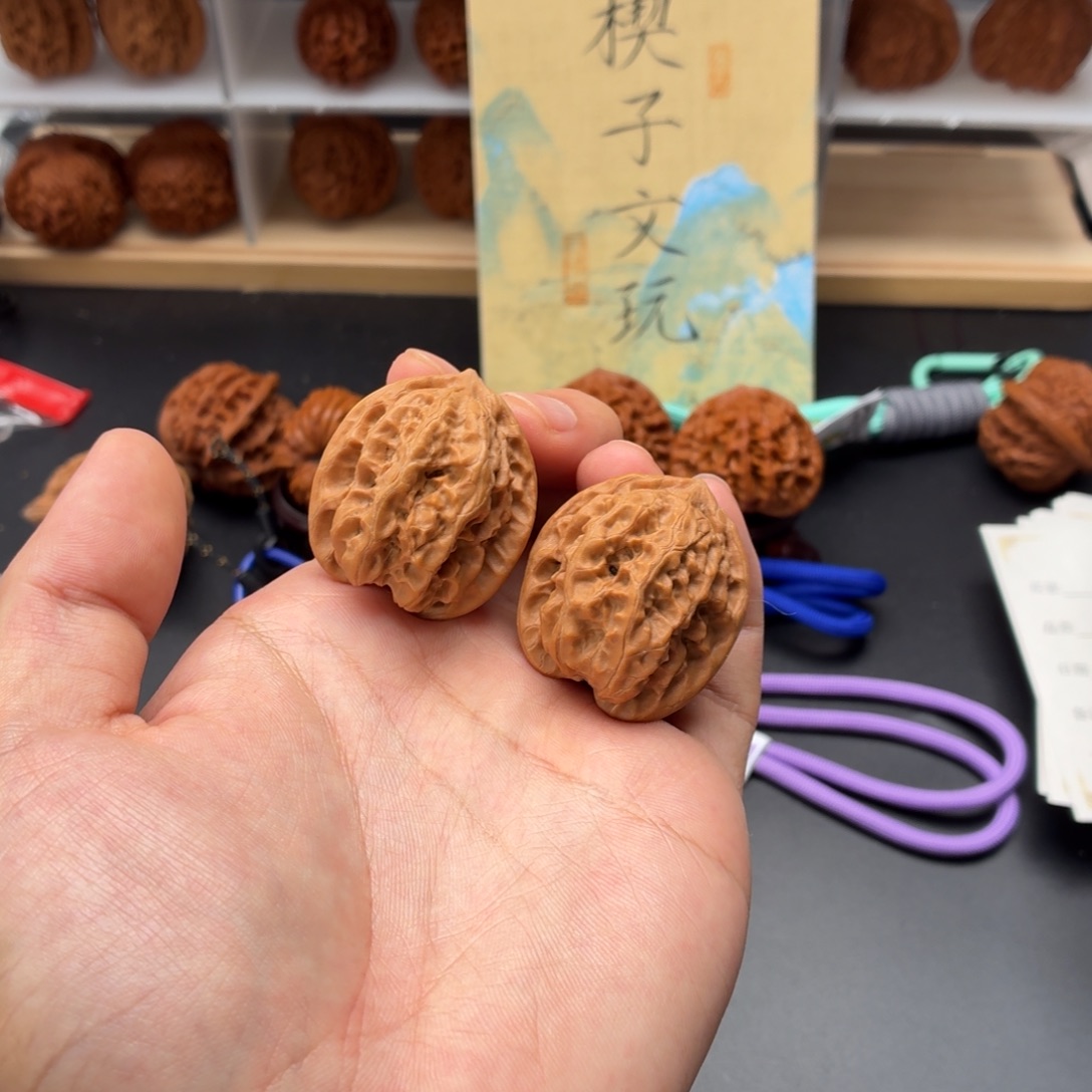 文玩核桃把件磐石34
