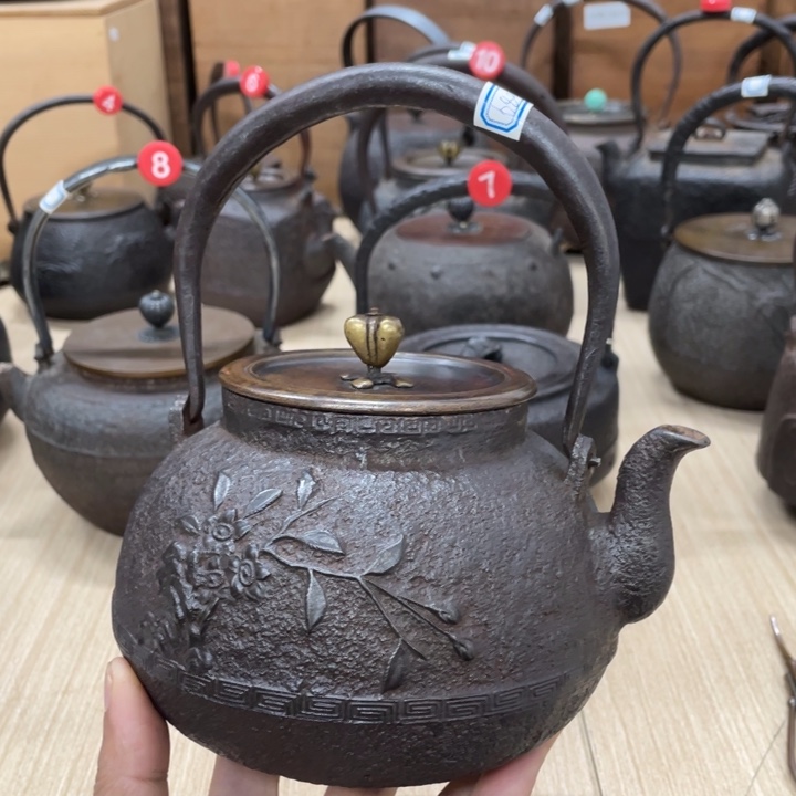 龙文堂百花齐放壶