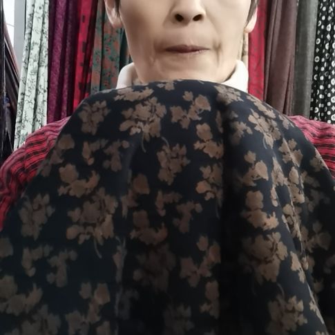 佳斯特绒布料黑底咖花1.2米布头