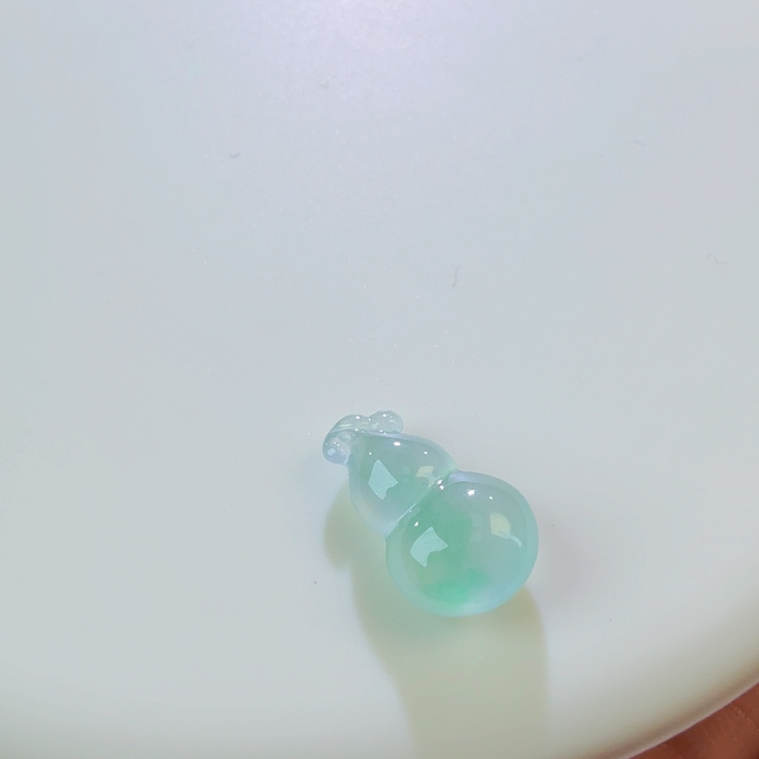 翡翠裸石天空蓝葫芦