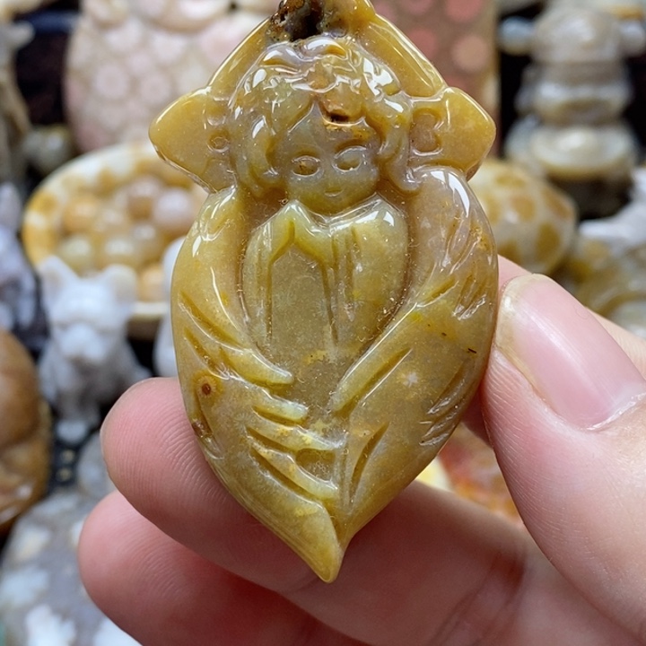硅化珊瑚（珊瑚玉）颈饰未镶嵌有瑕