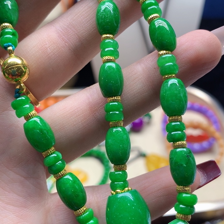 翡翠颈饰未镶嵌吊坠