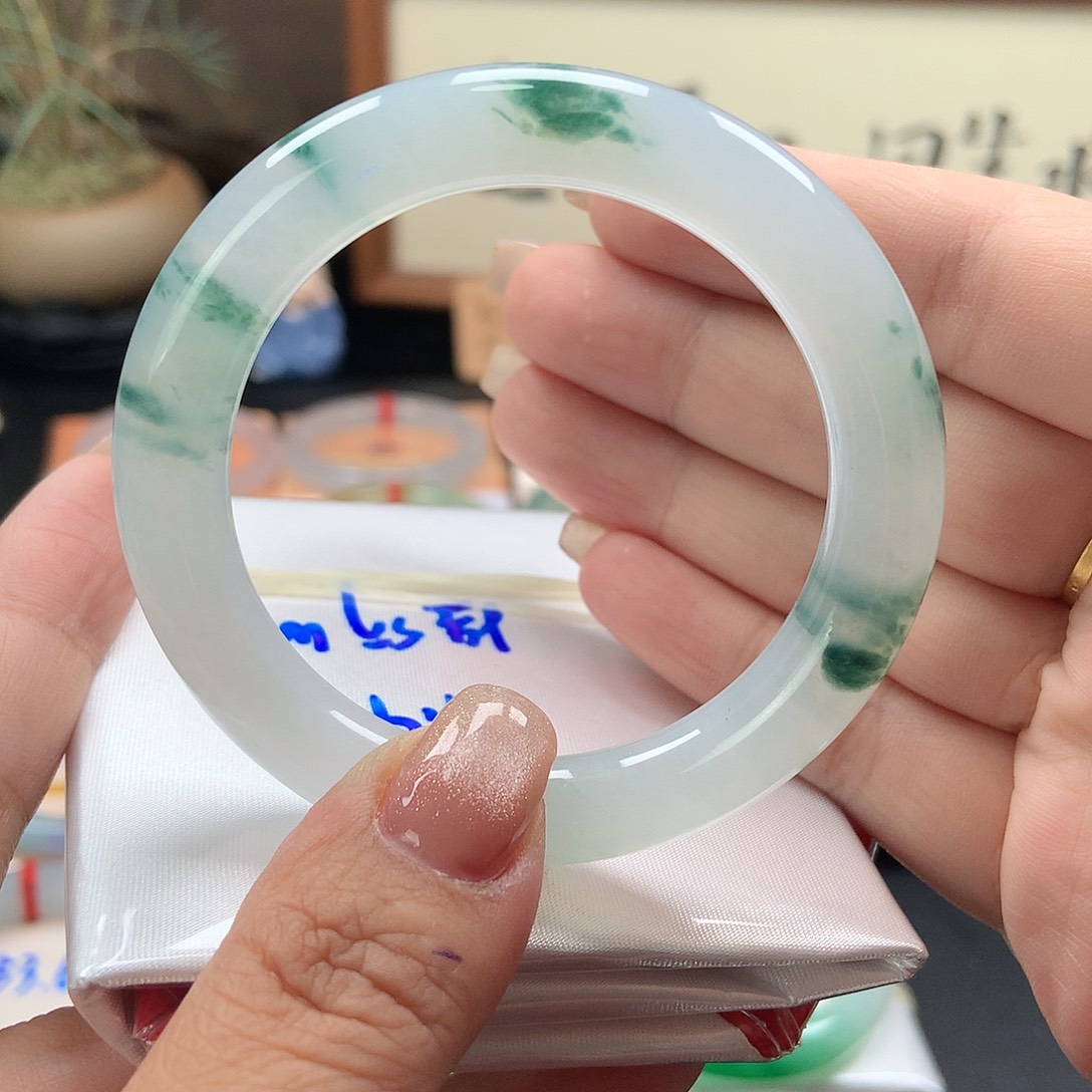 翡翠手镯未镶嵌18号