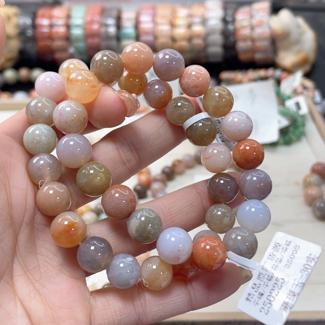 硅化珊瑚（珊瑚玉）手链未镶嵌?**−539