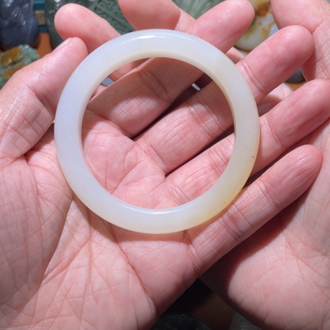 未镶嵌手镯和田玉静**流