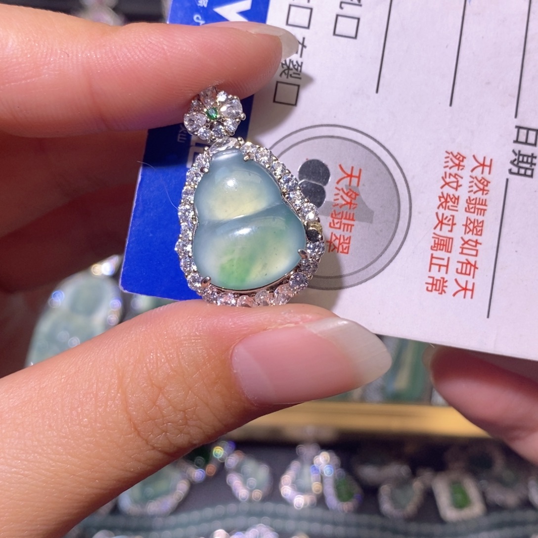 翡翠未镶嵌颈饰天然