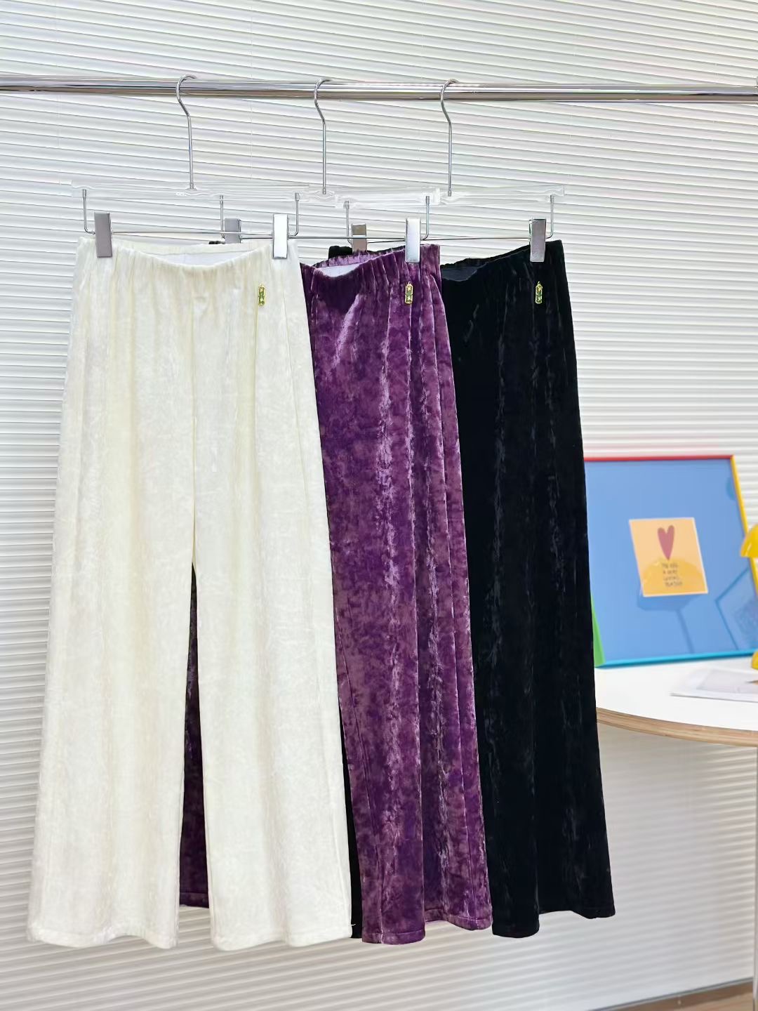 新款垂感真丝绒金钻绒加厚直筒阔腿休闲百搭显瘦国风裤子