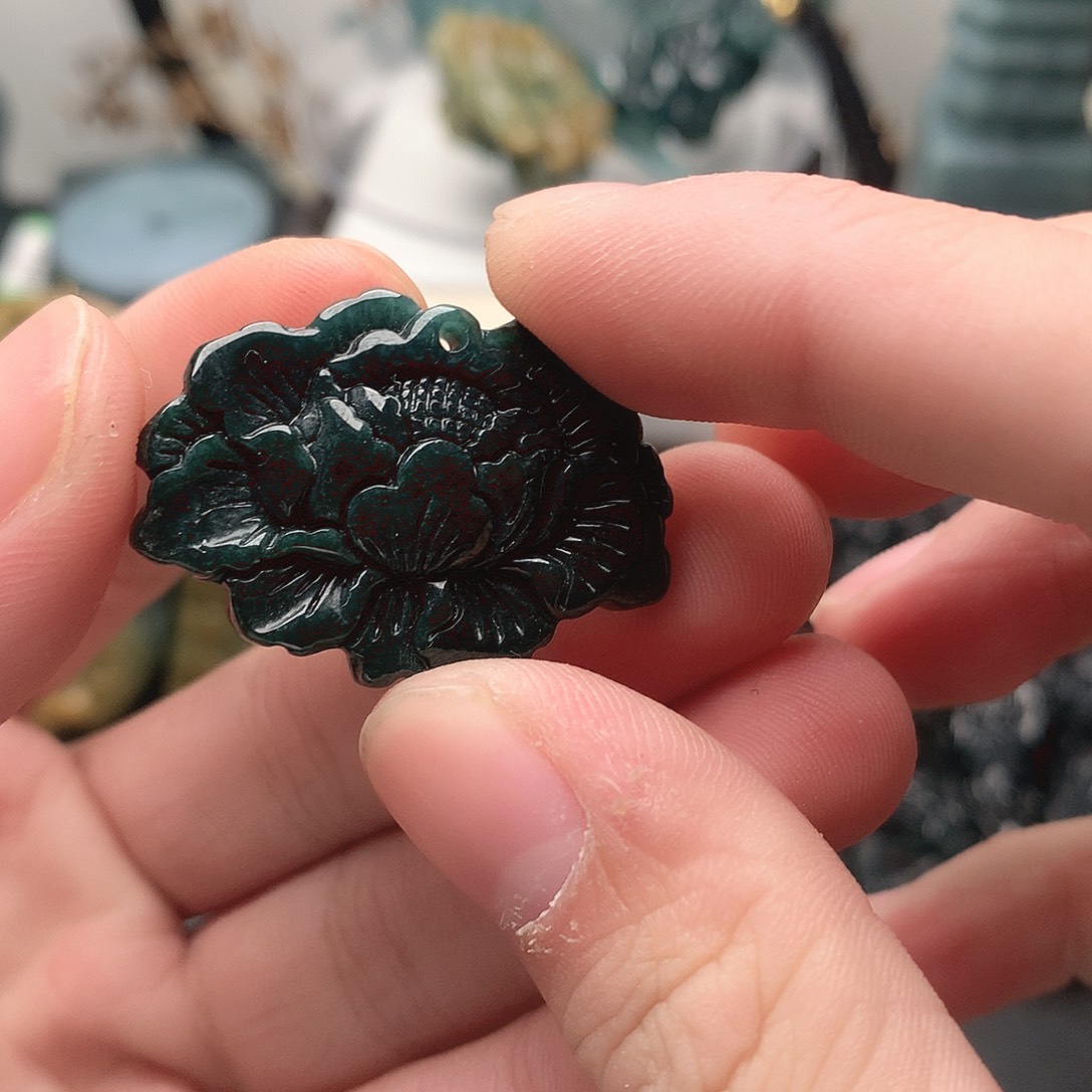 翡翠未镶嵌颈饰花开富贵