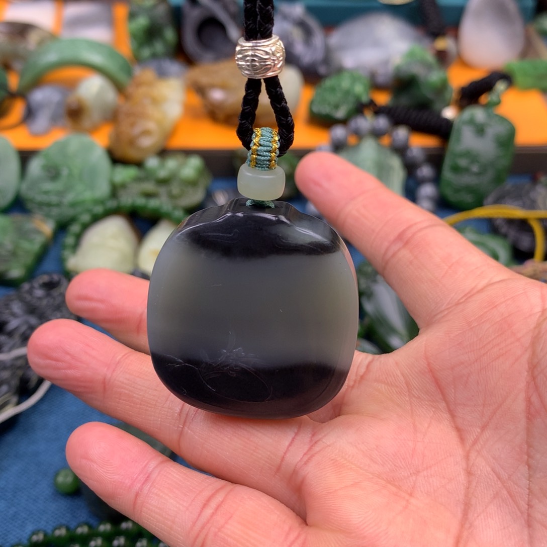 和田玉颈饰未镶嵌