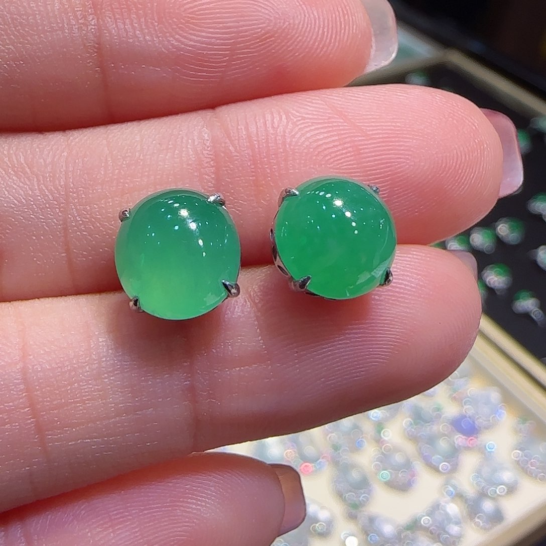 翡翠耳钉18K金镶嵌耳钉