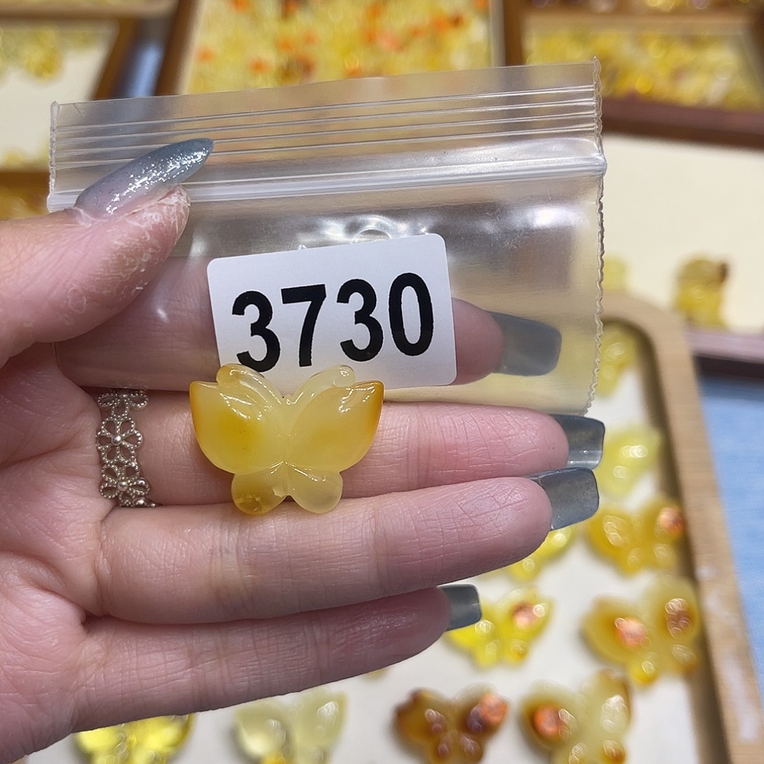 琥珀颈饰未镶嵌蜜蜡