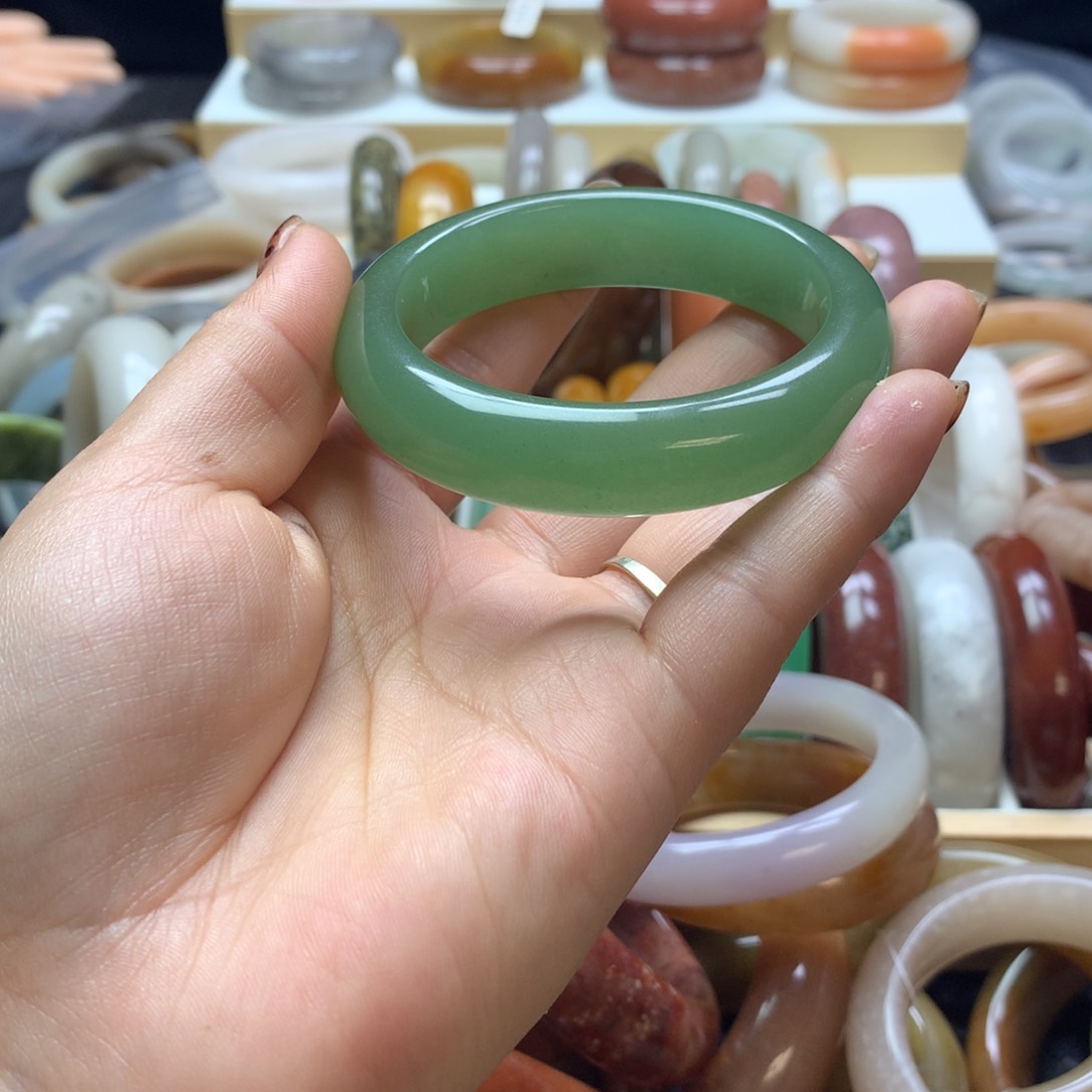 石英质玉手镯未镶嵌影*