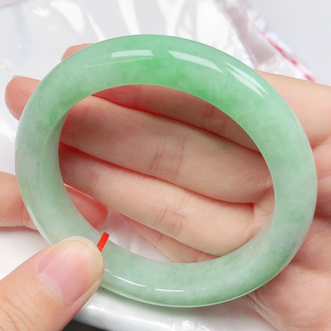 翡翠手镯未镶嵌抖音765