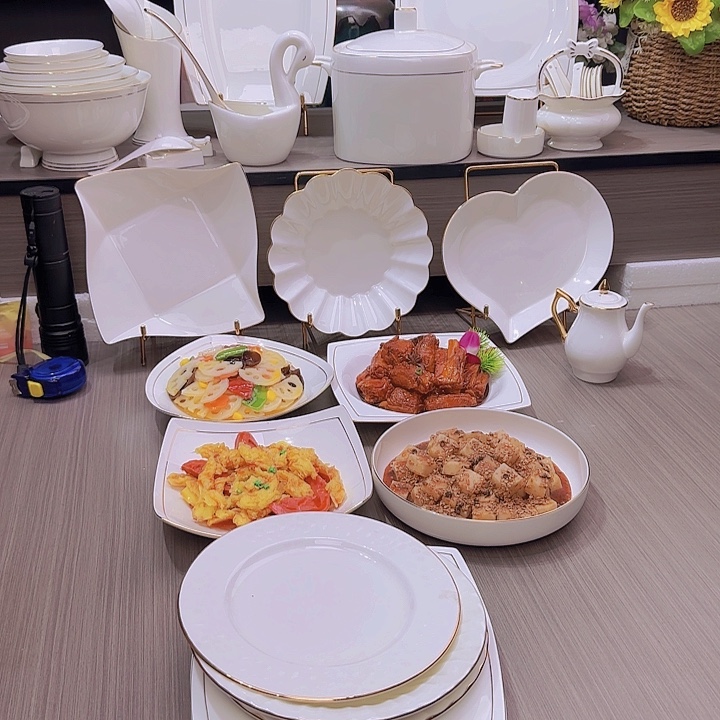 骨瓷8英寸天元，水晶，阳光，月光，水立方深盘各2个