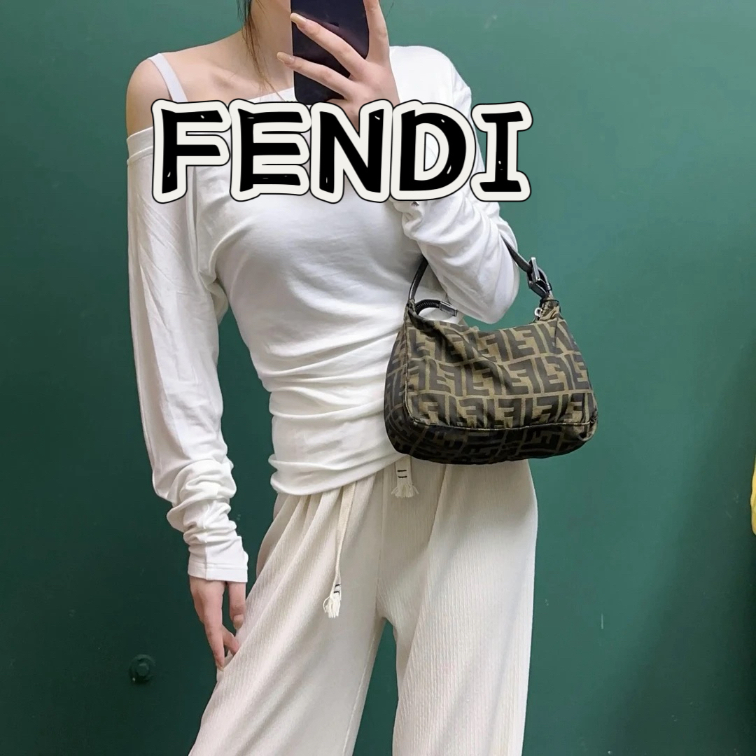 95新 FENDI/芬迪 老花满印软盒子单肩腋下包 TH789