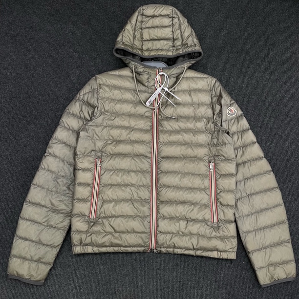 99新/Moncler蒙口/徽标logo纯色连帽羽绒服外套/2码