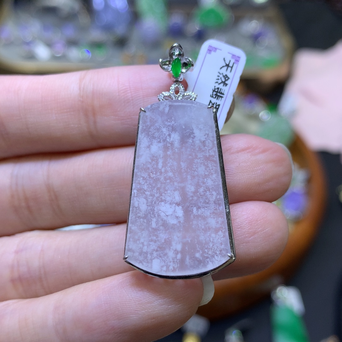 翡翠颈饰18K金镶嵌翡翠吊坠项链