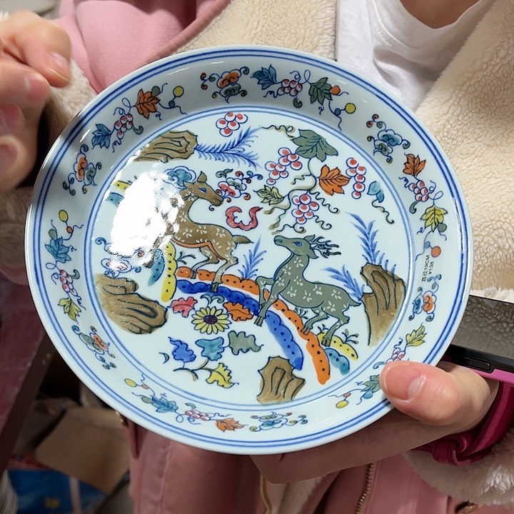 瓷片//////直径19厘米…。绿。