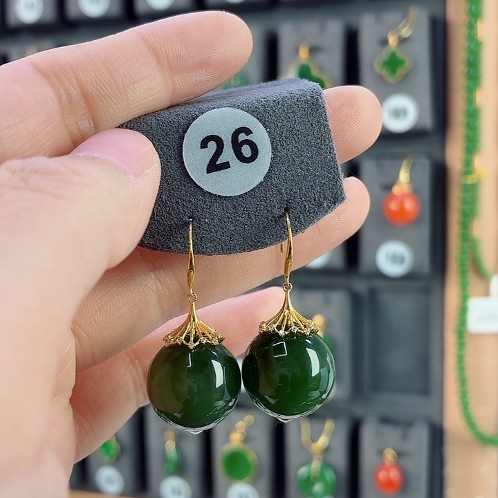 和田玉18K金镶嵌耳饰