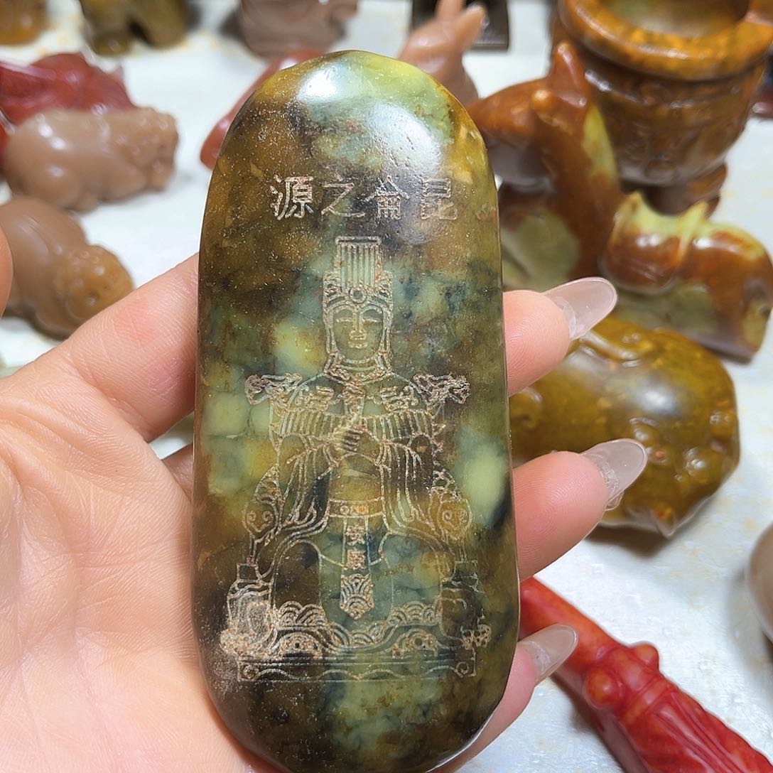 白玉菩提吊坠白玉菩提吊坠