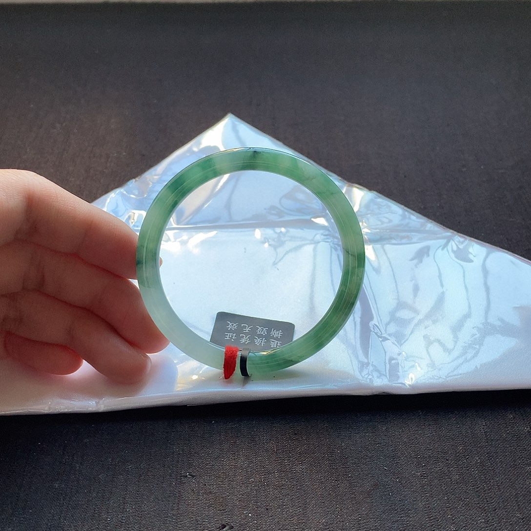 翡翠未镶嵌手镯53