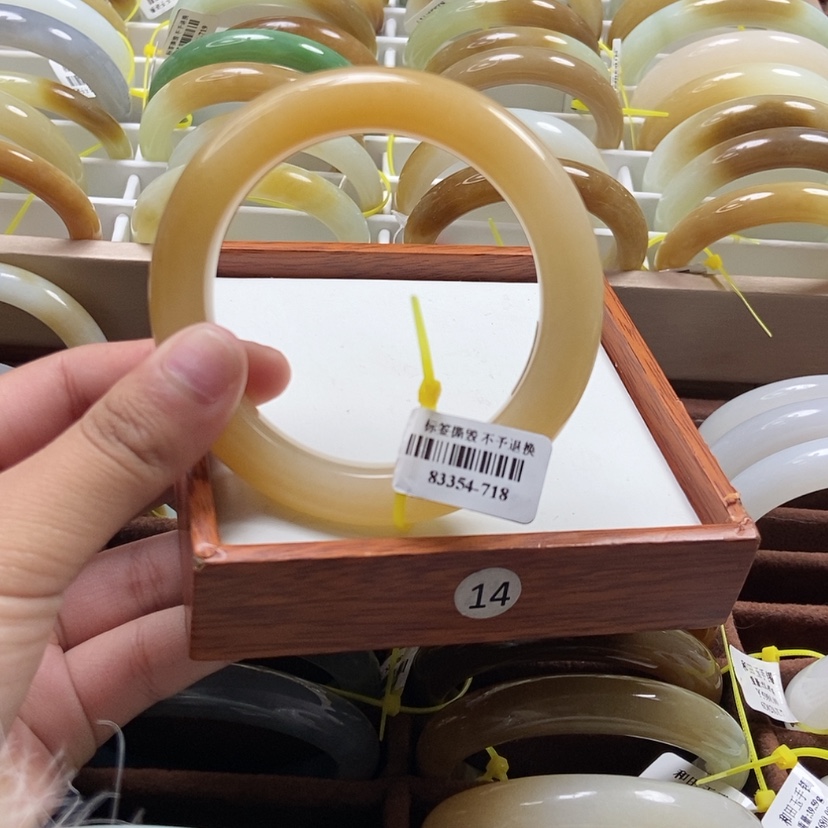 【闪购商品】和田玉手镯未镶嵌