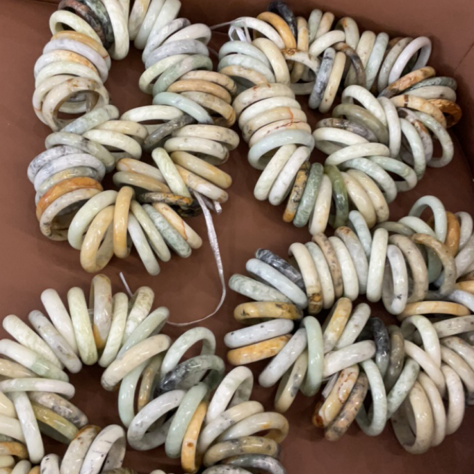 岫玉手镯随机发 