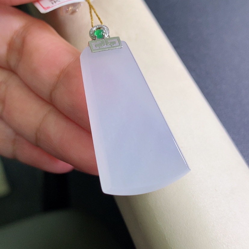 【闪购商品】翡翠颈饰18K金镶嵌无事牌