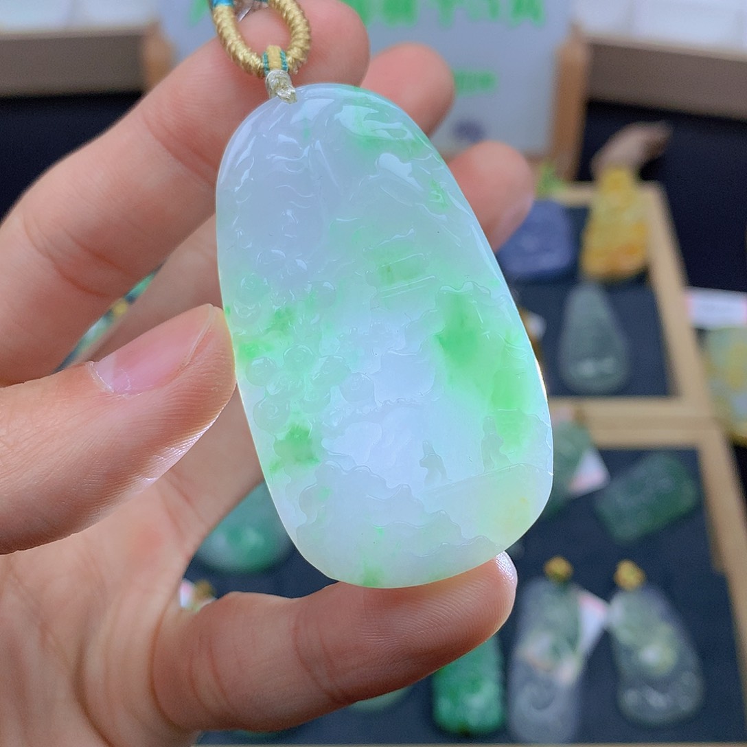 翡翠颈饰未镶嵌翡翠