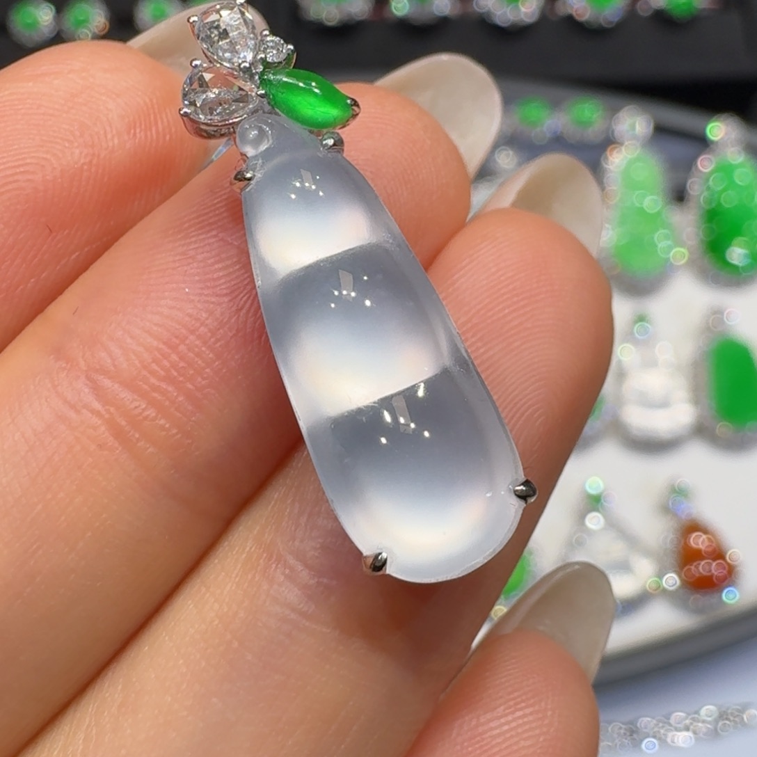 翡翠18K金镶嵌颈饰收到货48小时鉴赏期