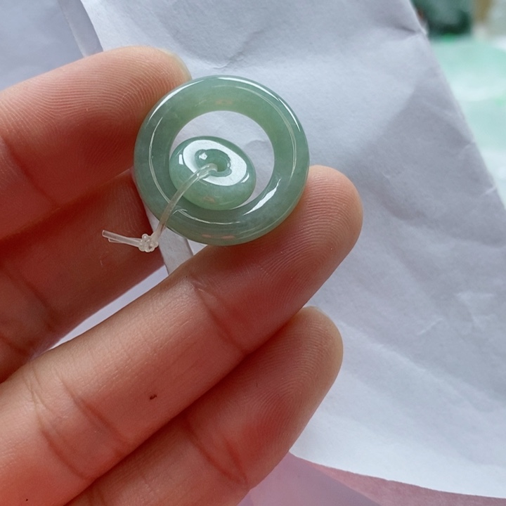 翡翠颈饰未镶嵌天然