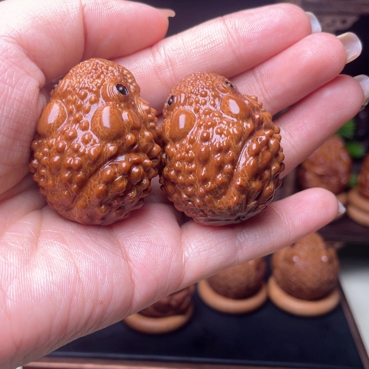 吊坠橄榄核金蟾手球3.5