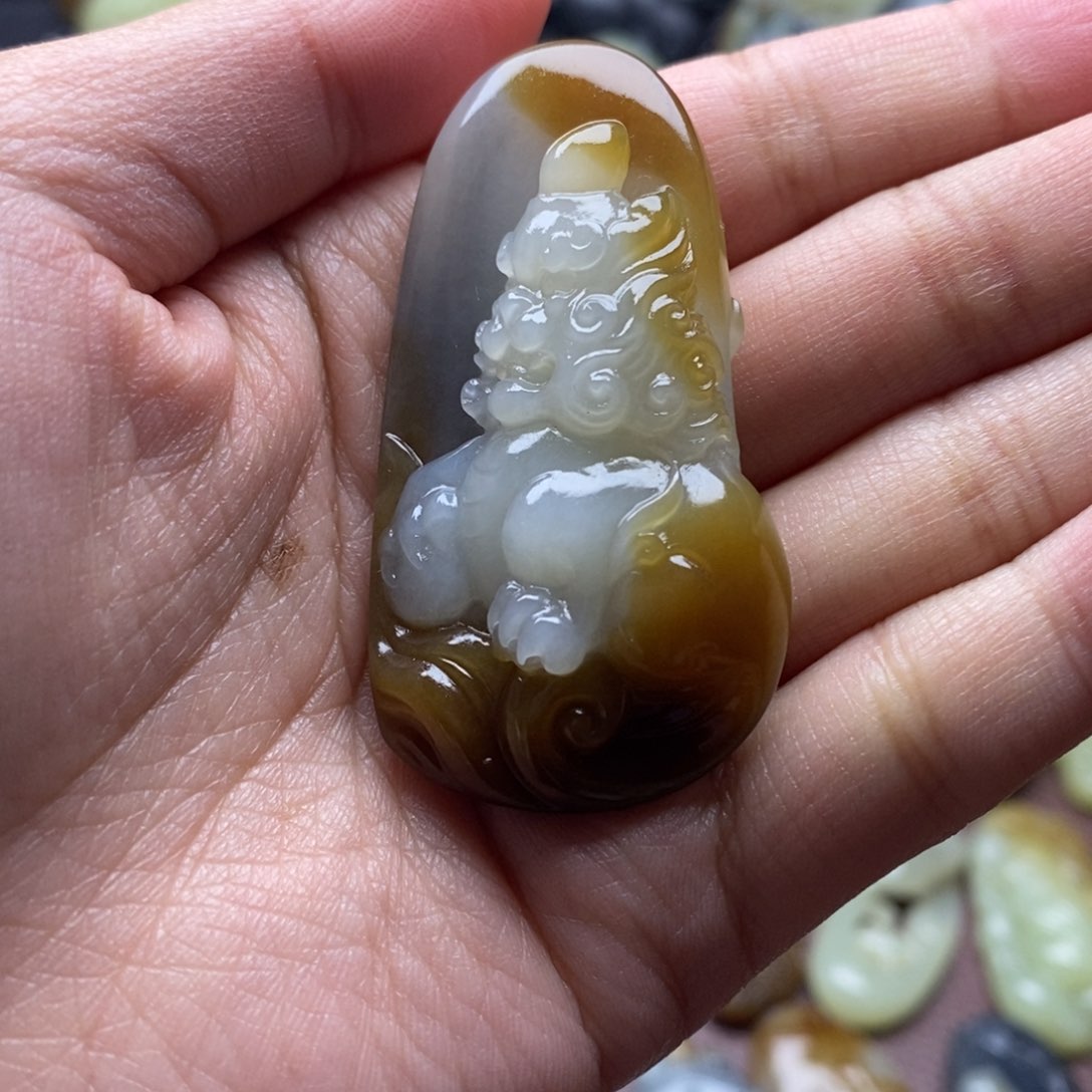 吊坠(不含链)未镶嵌和田玉（糖玉）