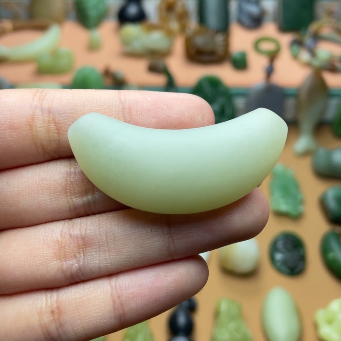 【闪购商品】和田玉未镶嵌颈饰七***花