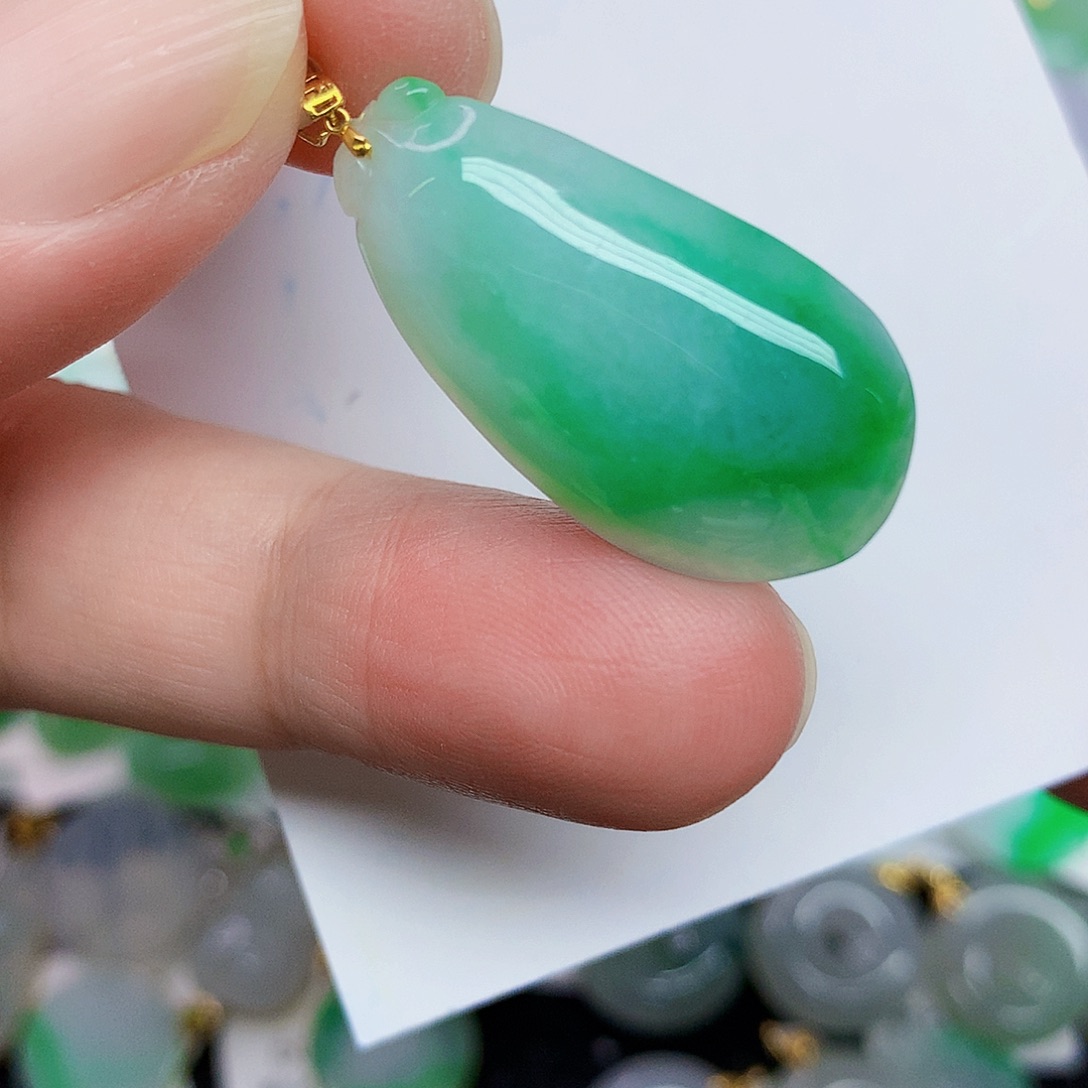 翡翠18K金镶嵌颈饰3456788