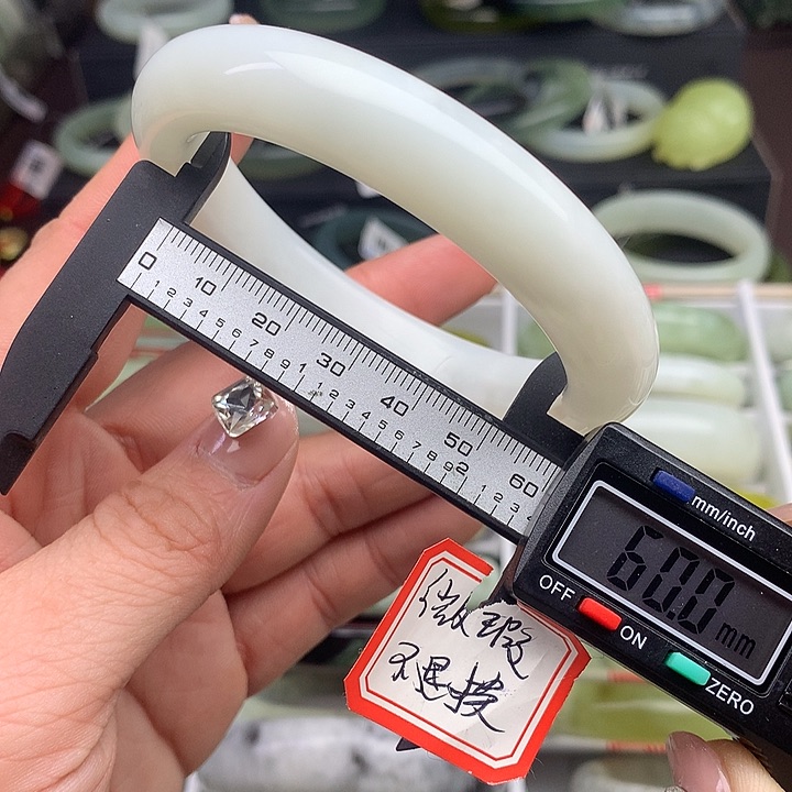 蛇纹石玉手镯未镶嵌755