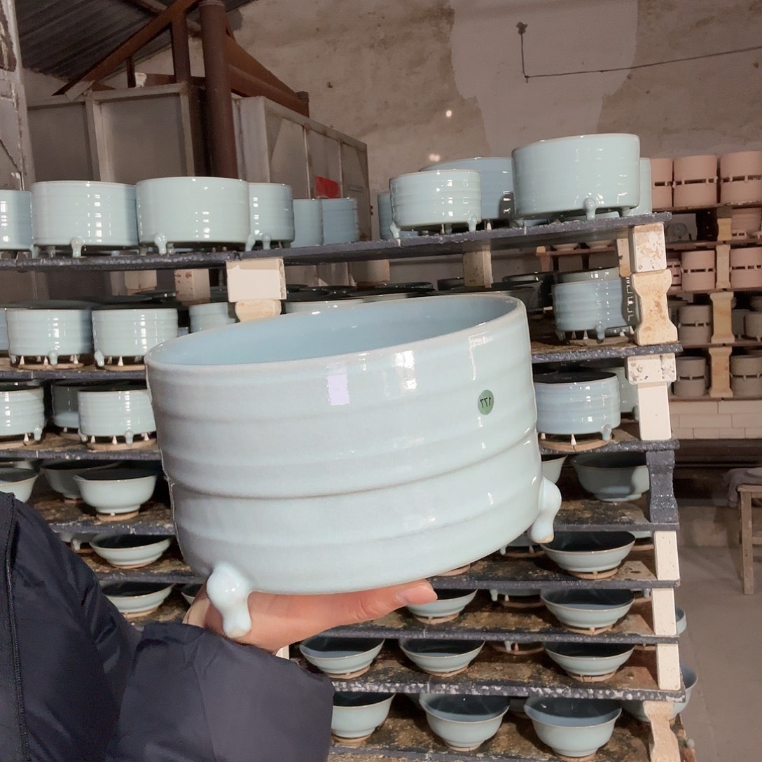 一***顺编号177天青大号三足尊特价